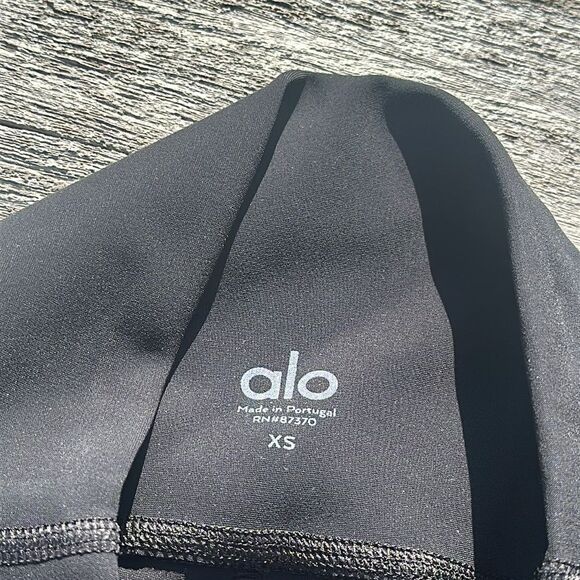 ALO YOGA High Waist Ripped Warrior Legging size XS Black NWT $128 - Picture 6 of 7